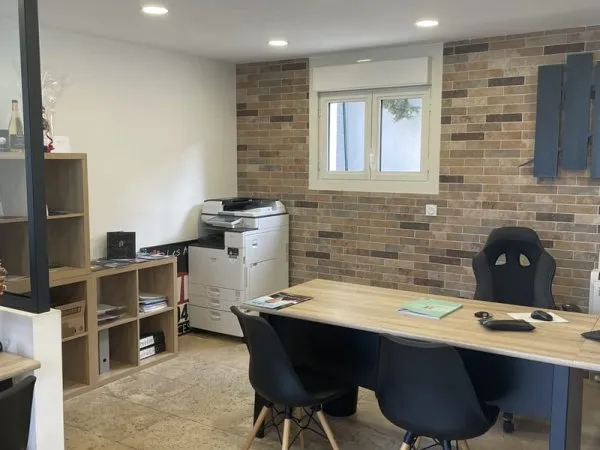 Saint Raphael Santa Lucia local commercial neuf en location