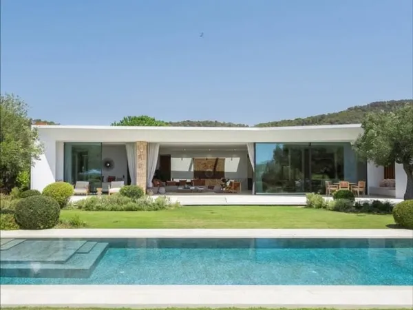 Maison de plain-pied 4 pièces 260 m²