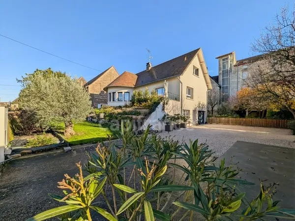 Saint-Marcel (71) Maison à vendre 5 pièces 185 m² garage piscine terrain de 882 m²