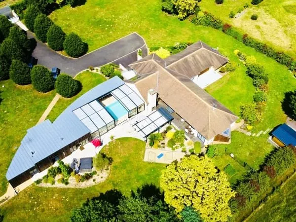 72. SOLESMES. VILLA POOLHOUSE LUXE