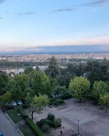 T4 rénové 90m2 â Caluire et Cuire - vue panoramique + balcon - aucun vis-à-vis