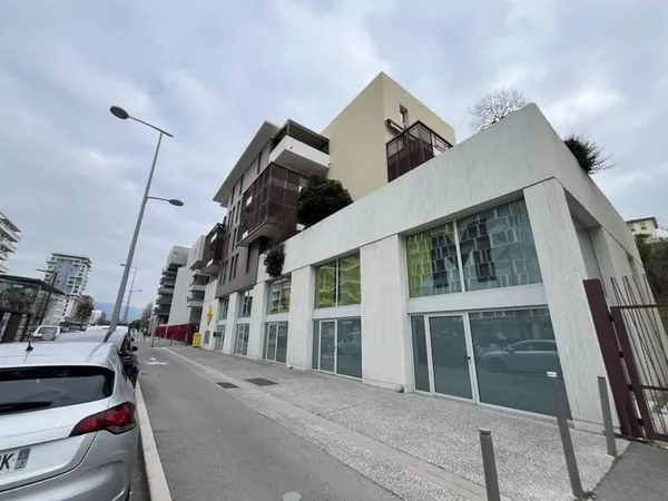 Bureaux 97 m²
