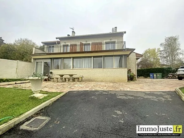 Maison individuelle avec dépendance 246m2 sur un terrain de 757