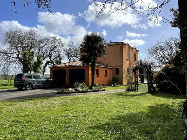 Corsept (44560) - Belle maison familiale avec 4 chambres, double garage et grand terrain