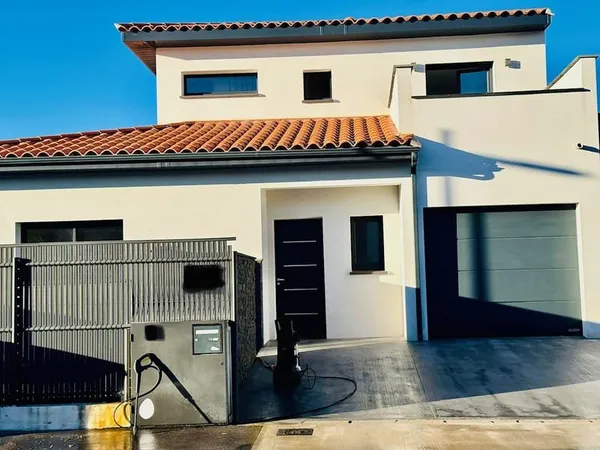 VILLA neuve, 3 FACES, 4 CHAMBRES, PISCINE, STANDING, PERPIGN