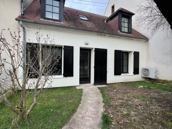 Maison rénovée 2 chambres avec jardin - Gare RER C - Aucun travaux - Étampes