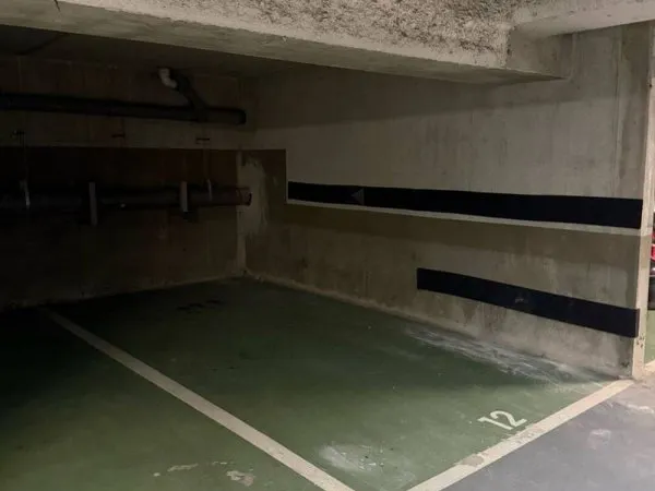 Parking 12 m²