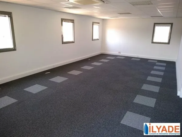 MIXTE ACTIVITES-BUREAUX à vendre