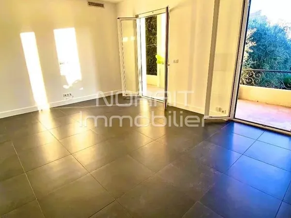 appartement- grand 3 pièces-terrasse-cimiez