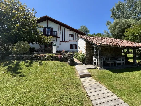 Maison basque du 18ème à vendre