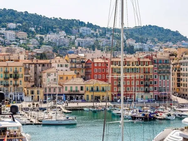 Nice Port -4P vue mer - 100 m²