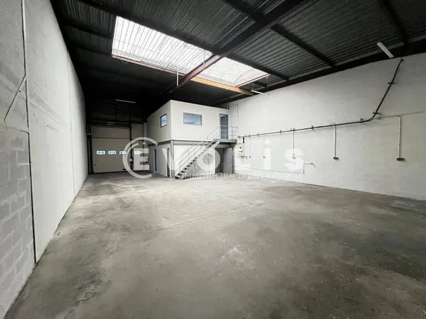 Local d'activité 226 m²