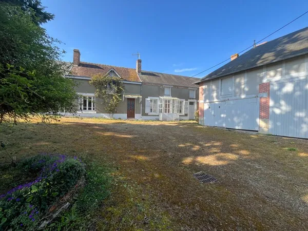 Ancien corps de ferme à rénover, avec dépendances