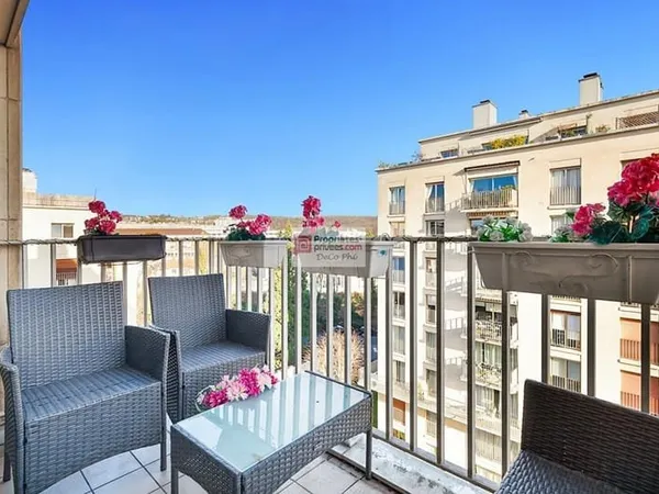 Appartement TBE 5 pièces 115 m2 Balcon étage élevé