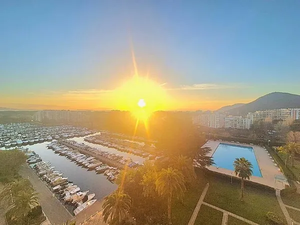 CANNES MARINA GRAND 2PIECES RENOVE VUE MER PANORAMIQUE