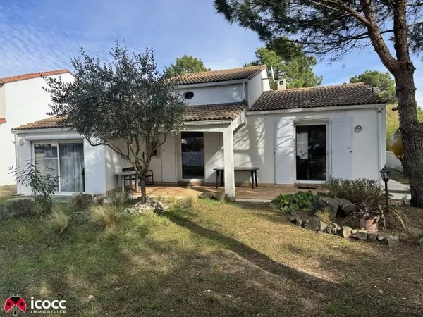 Villa de bord de mer dans un secteur privilégié !