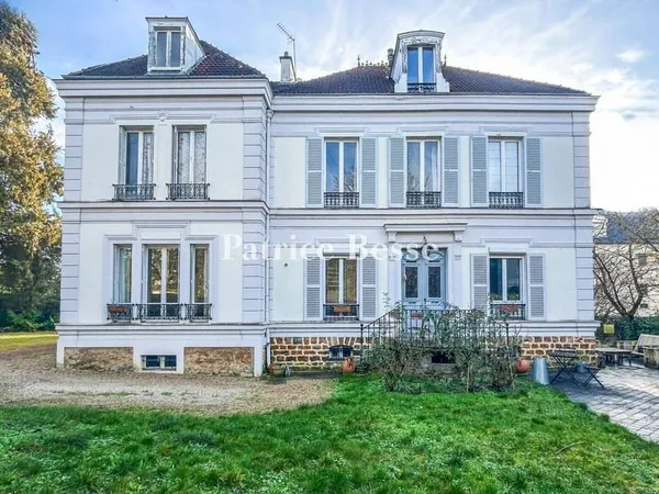 Maison 9 pièces 294 m²