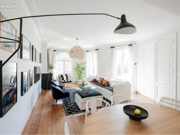 🔥 RARE - Maison 230 m² rénovée - Jardin Public / Chartrons
