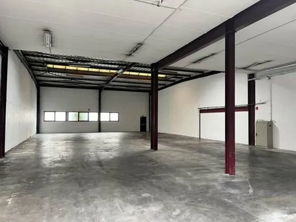 Local d'activité 612 m²