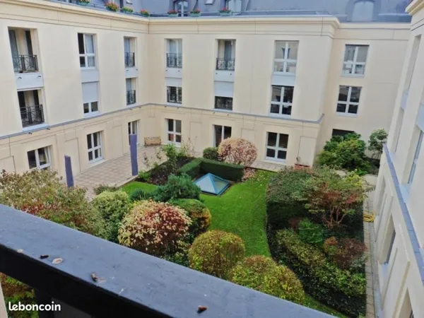 Studio 1 pièce 40 m²