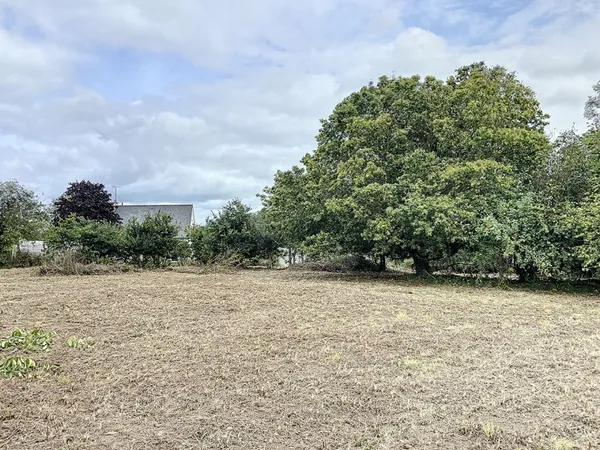 Terrain 885 m²