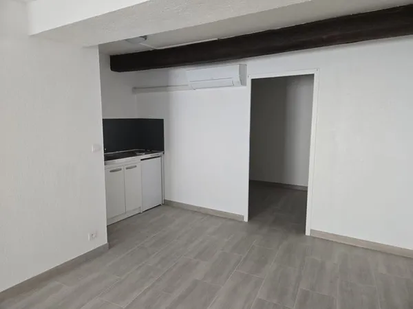 Location Manduel : T1 bis rénové de 39 m2 - Centre de Manduel (10 min de Nîmes)