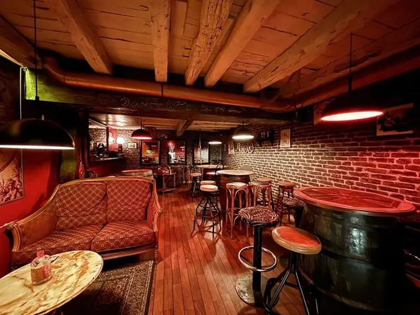 À VENDRE FONDS DE COMMERCE BAR D'AMBIANCE