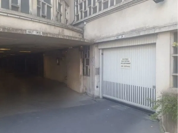 Place parking voiture / moto 18e rue Riquet