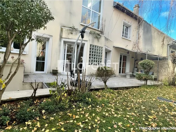 Maison 9 pièces 159 m²