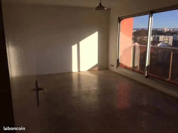 Location t2 av de la timone