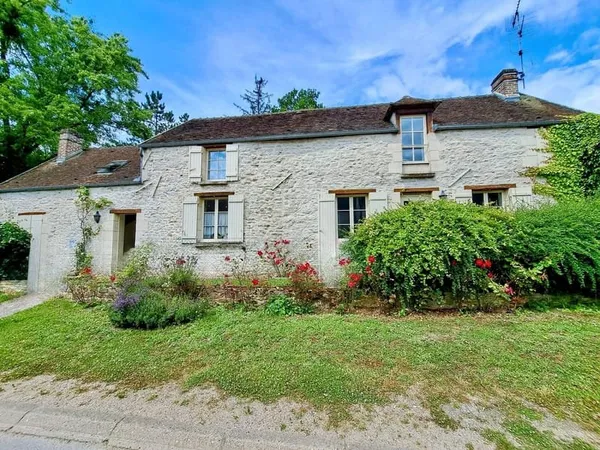 Longère dans un village à 15 minutes de Senlis 4 chambres te