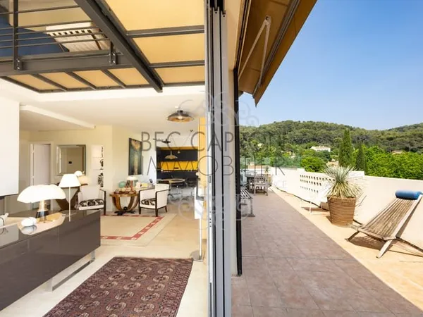SUPERBE DUPLEX AVEC TERRASSE TRIPLE EXPOSITION PROCHE DU CENTRE D'AIX-EN-PROVENCE
