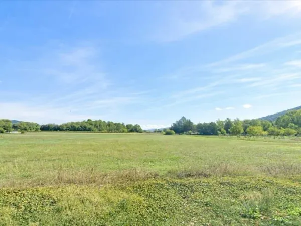 Terrain 150 m²