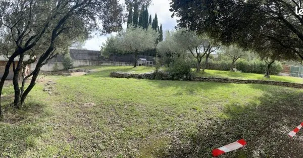 Terrain arboré 580m²: baisse de prix