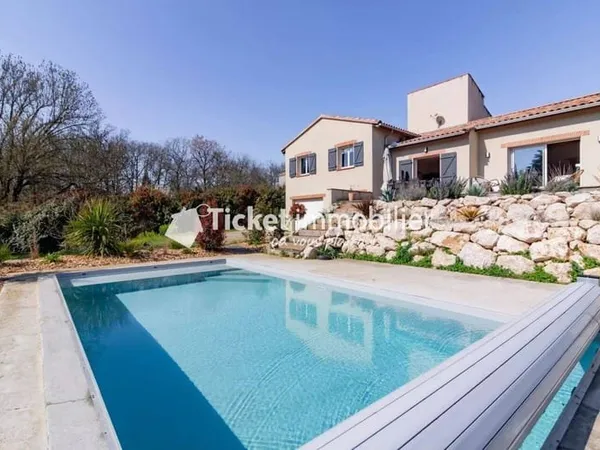 Villa 5 pièces 161 m²