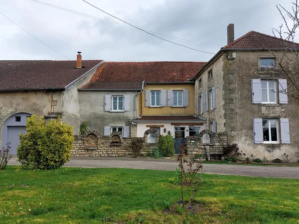 Maison Corre 7 pièce(s) 181 m2, dépendances, jardin