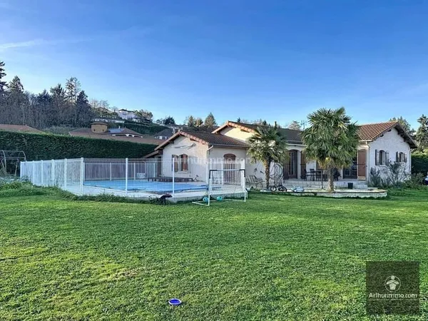 Maison de plain-pied 6 pièces 135 m²