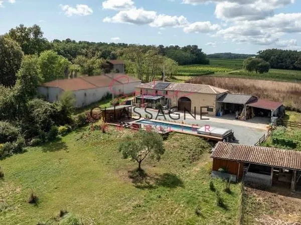 Maison 8 pièces 207 m²