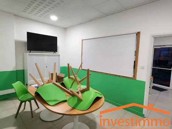 Local commercial 300 m²