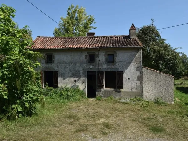 Haute Vienne - Maison à Rénover Avec 843m2 Jardin Et Dépendances