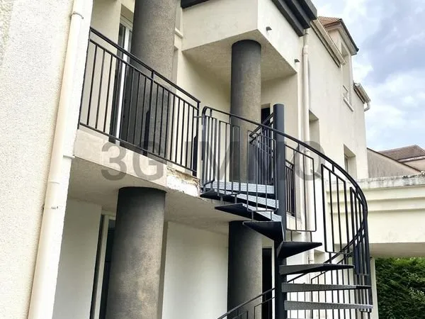 Location | Propriété | 8p | 6ch | 360 m² | Saint-Rémy-lès-Chevreuse | Expo Nord-Est | Terrasse · Jar