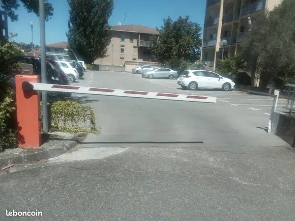 Location parking extérieur