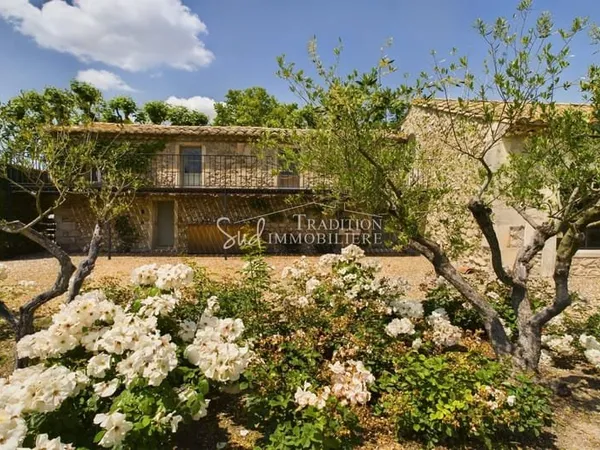 Maison 9 pièces 400 m²