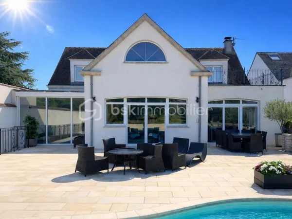 Maison 6 pièces 240 m²