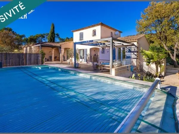 Villa parfaitement entretenue - 3 chambres dont une suite parentale de plain-pied - piscine - terras