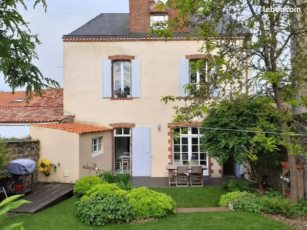 Maison bourgeoise au coeur de la commune des Essarts