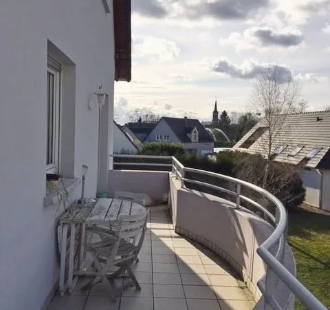 HOLTZHEIM spacieux 2P avec TERRASSE + pkg