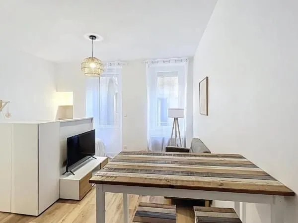 Studio 1 pièce 25 m²