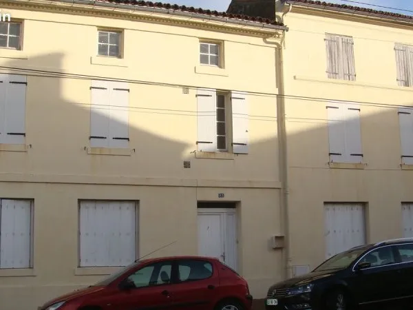 Vend maison de ville sans jardin avec courette