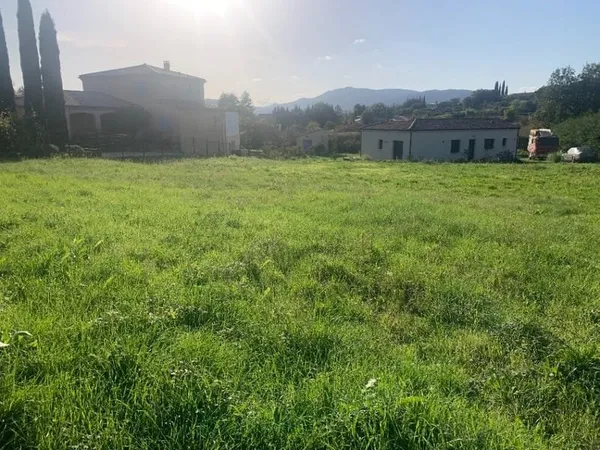Terrain 1018 m²